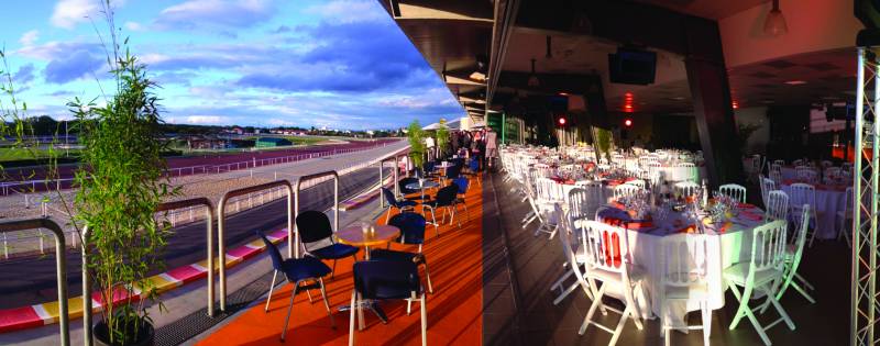 invitation clients repas courses hippiques Lyon
