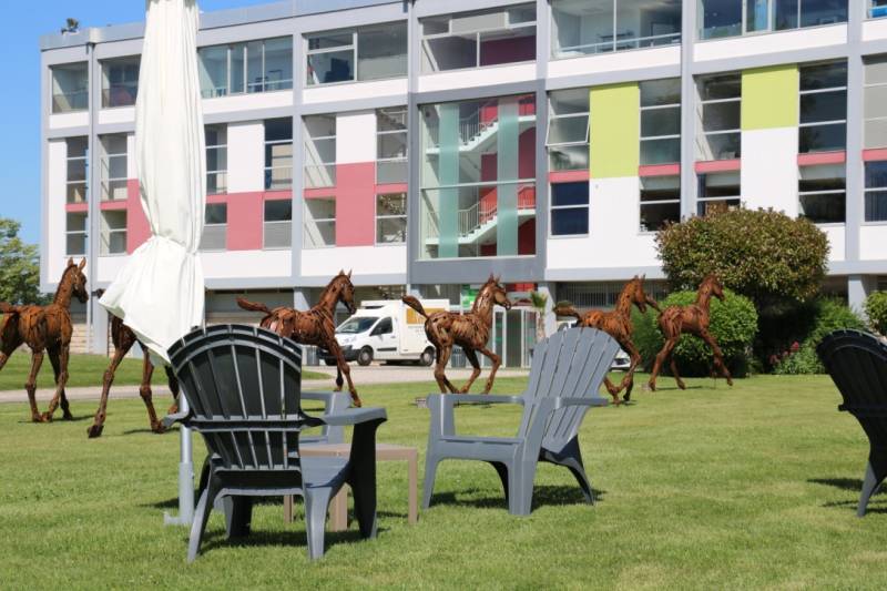 entree esplanade exterieure hippodrome de parilly